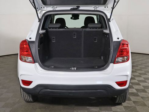 Used 2022 Chevrolet Trax LS image 12