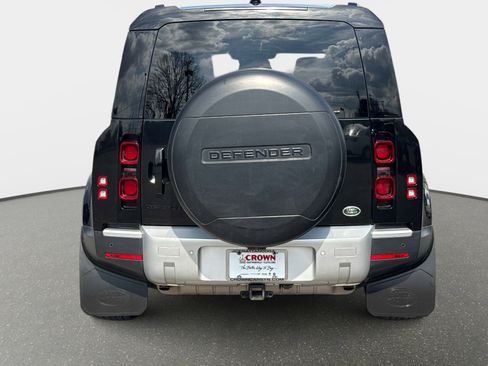 Used 2022 Land Rover Defender 110 S image 6