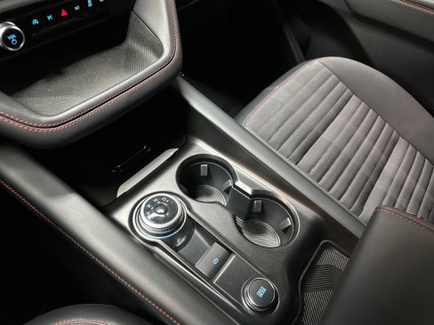 Certified 2025 Ford Explorer ST-Line image 22