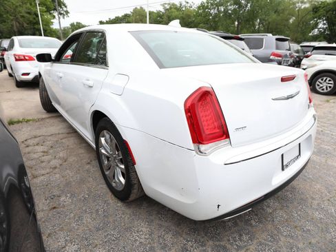 Used 2017 Chrysler 300 Limited AWD/4WD image 8