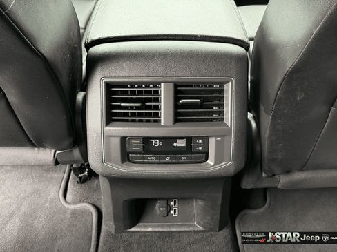 Used 2018 Volkswagen Atlas SE FWD image 27