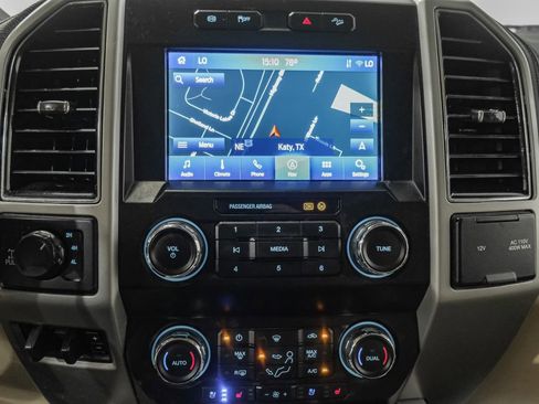 Used 2021 Ford F250 Lariat w/ Lariat Ultimate Package AWD/4WD image 28