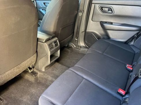 Used 2024 Nissan Rogue S image 16