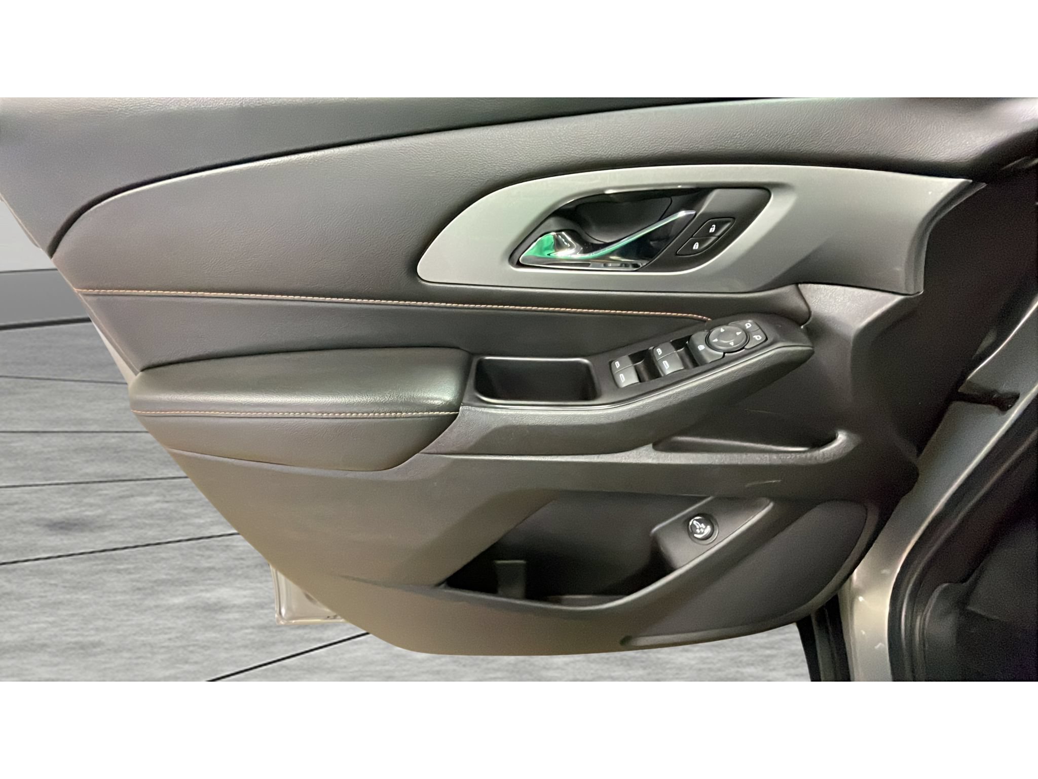 Used 2018 Chevrolet Traverse LT AWD/4WD image 9