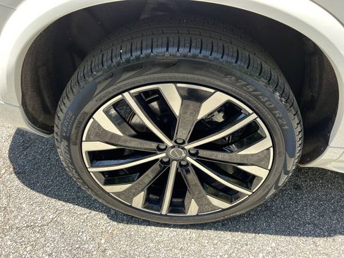 Used 2025 Volvo XC90 B6 Plus w/ Protection Package Premier AWD/4WD image 15