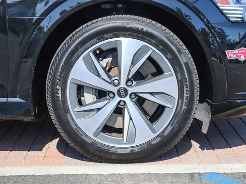 Certified 2024 Audi Q8 e-tron Premium AWD/4WD image 10