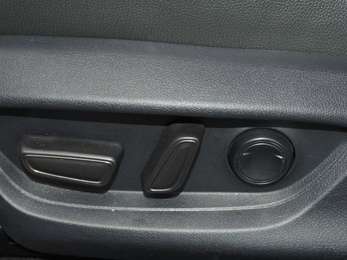 Used 2025 Toyota Camry SE image 26