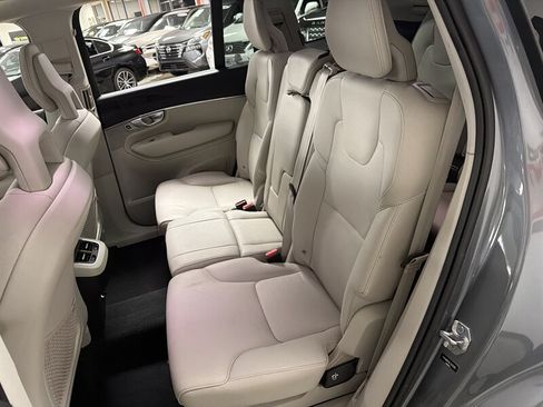 Used 2020 Volvo XC90 T5 Momentum AWD/4WD image 40