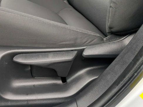 Used 2022 Toyota Corolla LE image 18