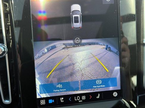 Certified 2023 Volvo XC40 B5 Ultimate w/ Protection Package Premier image 21