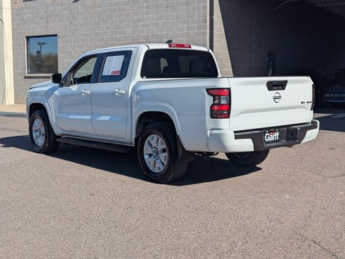 Used 2023 Nissan Frontier SV image 4