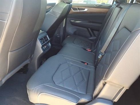 New 2026 Volkswagen Atlas SE FWD image 9