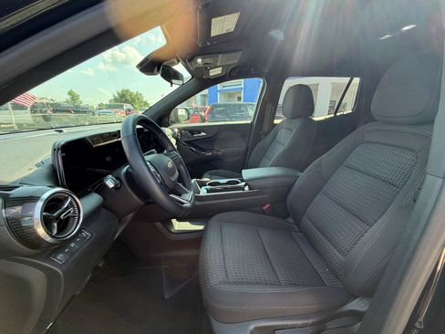 Used 2025 Chevrolet Equinox LT AWD/4WD image 9