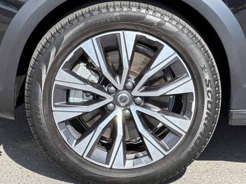 Certified 2024 Volvo V90 B6 Cross Country Plus AWD/4WD image 12