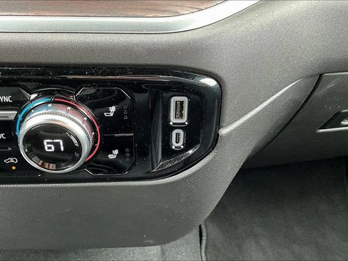 Used 2025 GMC Sierra 1500 SLT AWD/4WD image 14