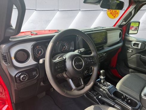 Used 2024 Jeep Wrangler Unlimited Sport AWD/4WD image 10