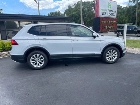 Used 2018 Volkswagen Tiguan S FWD image 3