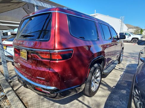 Used 2022 Jeep Wagoneer Series II image 4