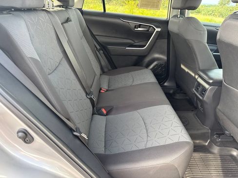 Used 2025 Toyota RAV4 XLE w/ Convenience Package FWD image 16