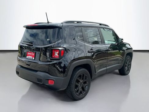 Used 2018 Jeep Renegade Altitude AWD/4WD image 6