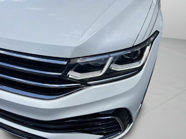 Used 2024 Volkswagen Tiguan SEL R-Line AWD/4WD image 17