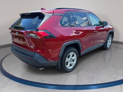 Used 2019 Toyota RAV4 XLE w/ Convenience Package AWD/4WD image 5