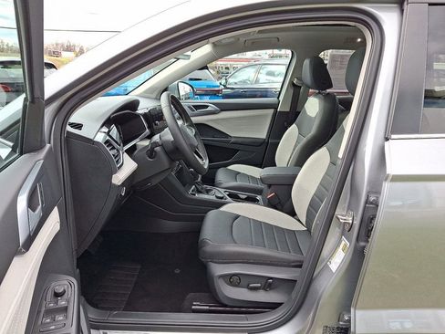 Used 2025 Volkswagen Taos SEL image 14