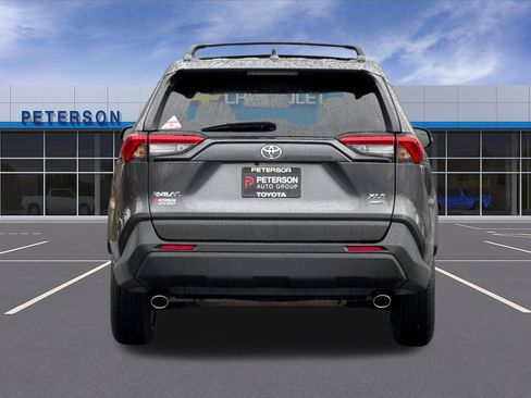 Used 2021 Toyota RAV4 XLE w/ Convenience Package image 5