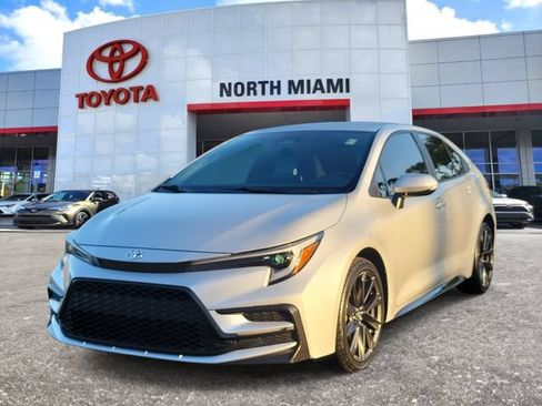 Used 2024 Toyota Corolla SE FWD image 2