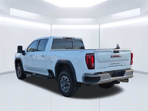 Used 2021 GMC Sierra 2500 SLT w/ SLT Preferred Package AWD/4WD image 2