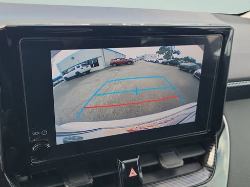 Used 2025 Toyota Corolla LE FWD image 17