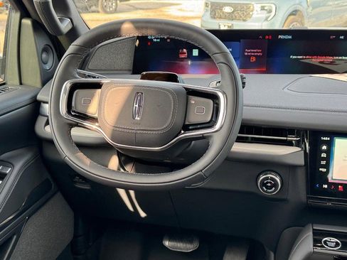 New 2025 Lincoln Navigator Reserve w/ Jet Appearance Package image 15