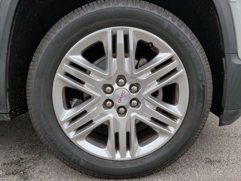 Used 2019 GMC Acadia SLT image 11