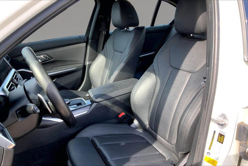 Used 2021 BMW 330i Sedan w/ M Sport Package RWD image 23