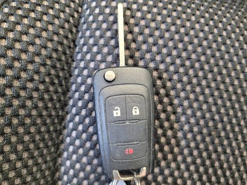 Used 2017 Chevrolet Equinox LS FWD image 32