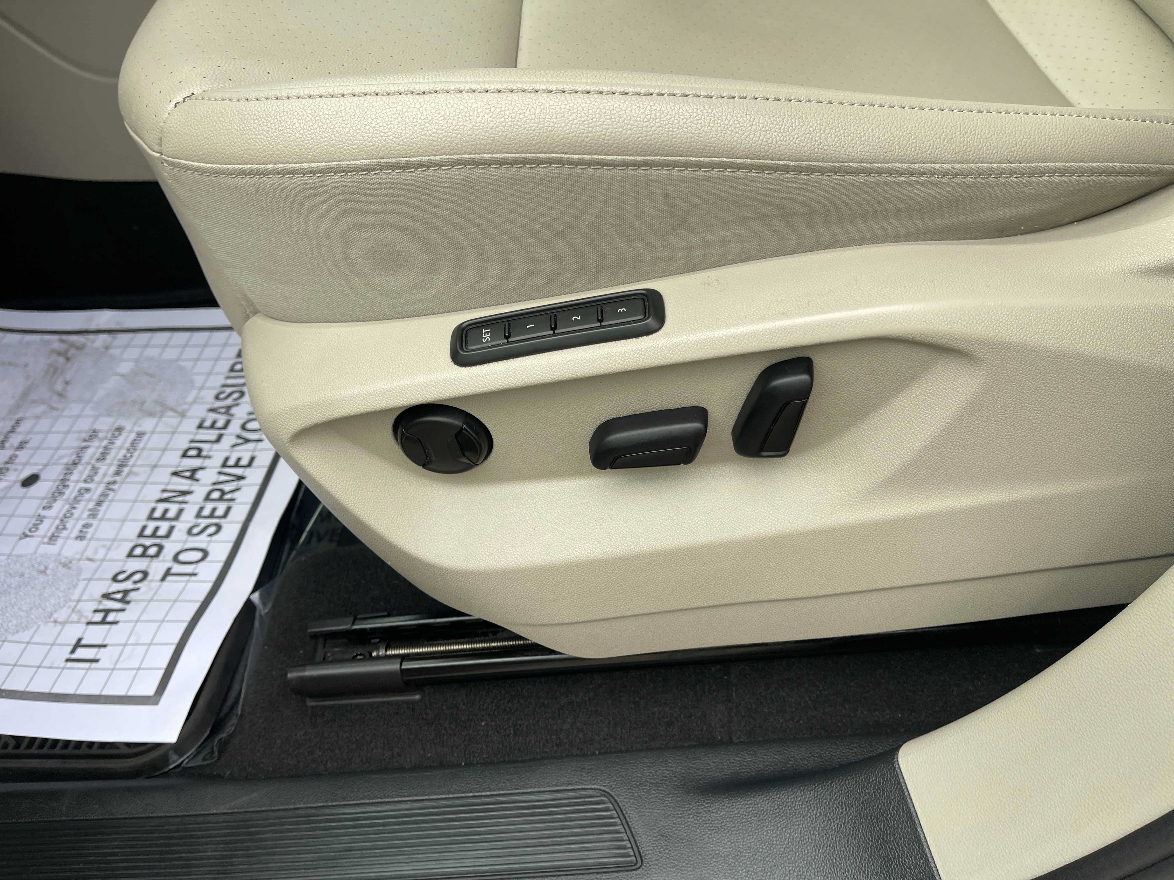 Used 2019 Volkswagen Atlas SE w/ Towing Package FWD image 24