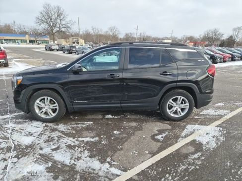 Used 2023 GMC Terrain SLE w/ Driver Convenience Package image 10