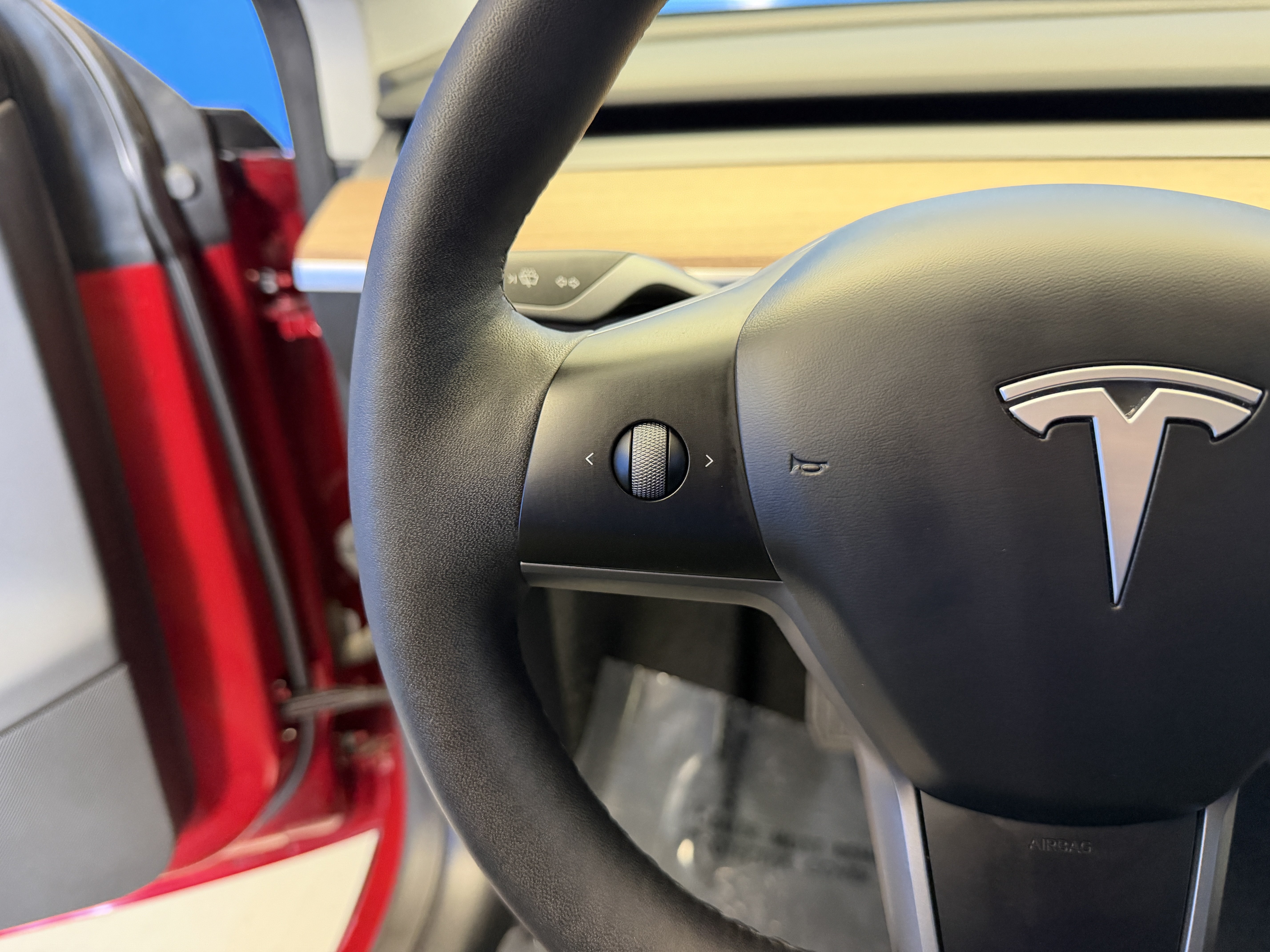 Used 2025 Tesla Model Y Long Range RWD image 16