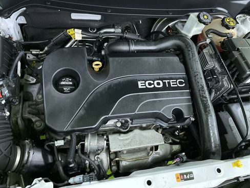 Used 2018 Chevrolet Equinox LT image 29