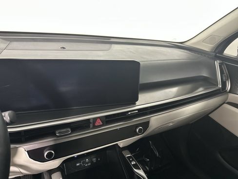 Certified 2025 Kia Sorento S w/ Panoramic Sunroof Package FWD image 13
