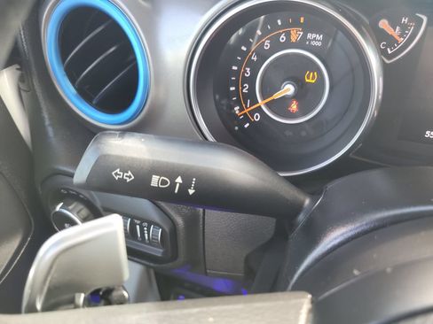 Used 2022 Jeep Wrangler Sport AWD/4WD image 29