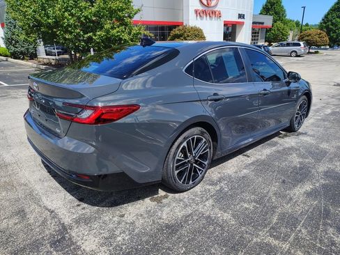 Used 2025 Toyota Camry XLE w/ Premium Plus Package AWD/4WD image 4
