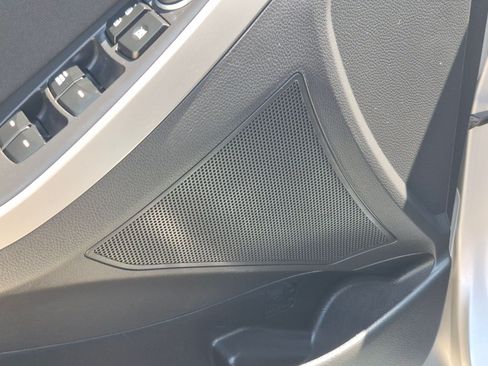 Used 2016 Hyundai Elantra GT FWD image 14