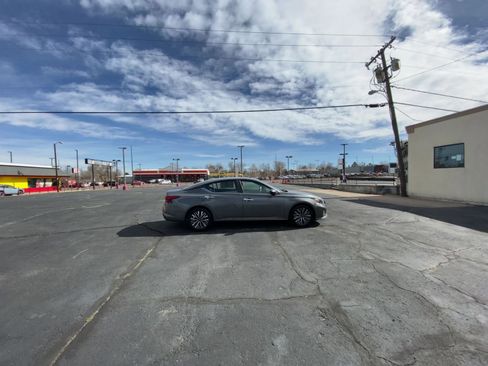 Used 2025 Nissan Altima 2.5 SV image 10