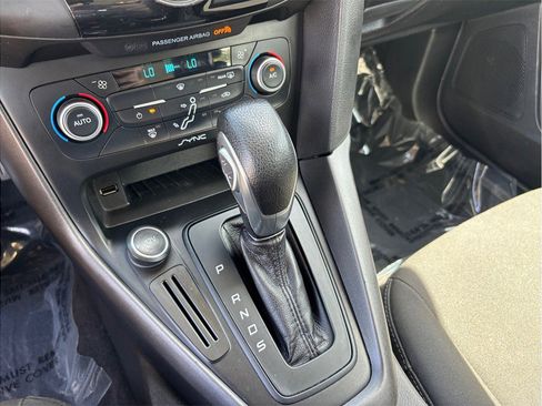 Used 2017 Ford Focus SEL FWD image 26