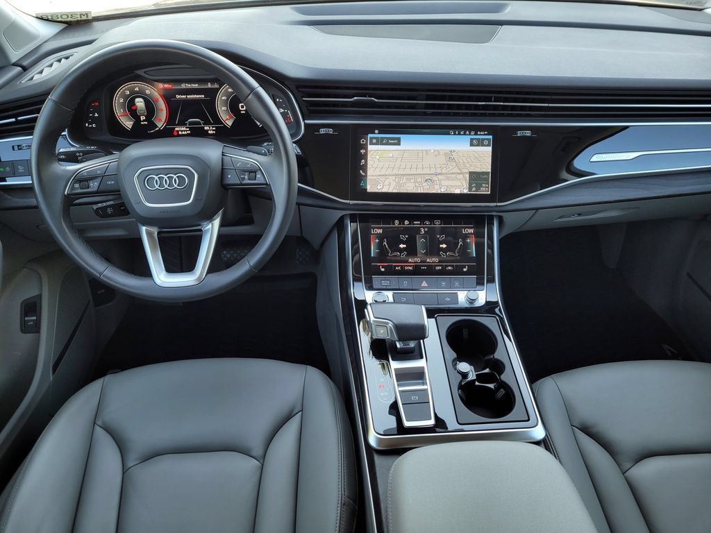Used 2022 Audi Q7 3.0T Premium Plus w/ Premium Plus Package AWD/4WD image 17