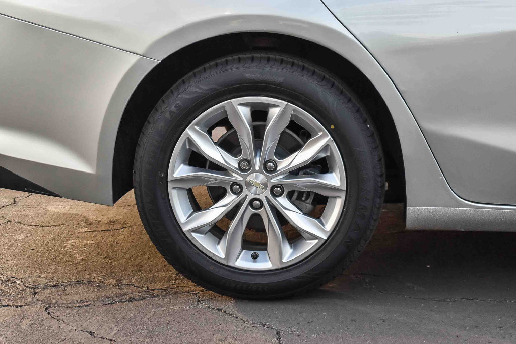 Used 2019 Chevrolet Malibu LT FWD image 12