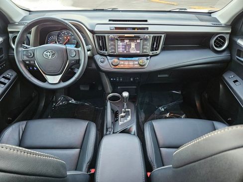 Used 2014 Toyota RAV4 Limited image 18