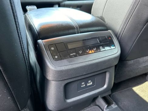 Certified 2023 Nissan Pathfinder SL w/ Black Appearance Package AWD/4WD image 23