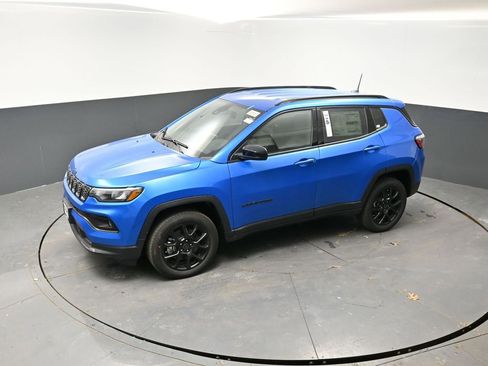 New 2026 Jeep Compass Latitude image 30